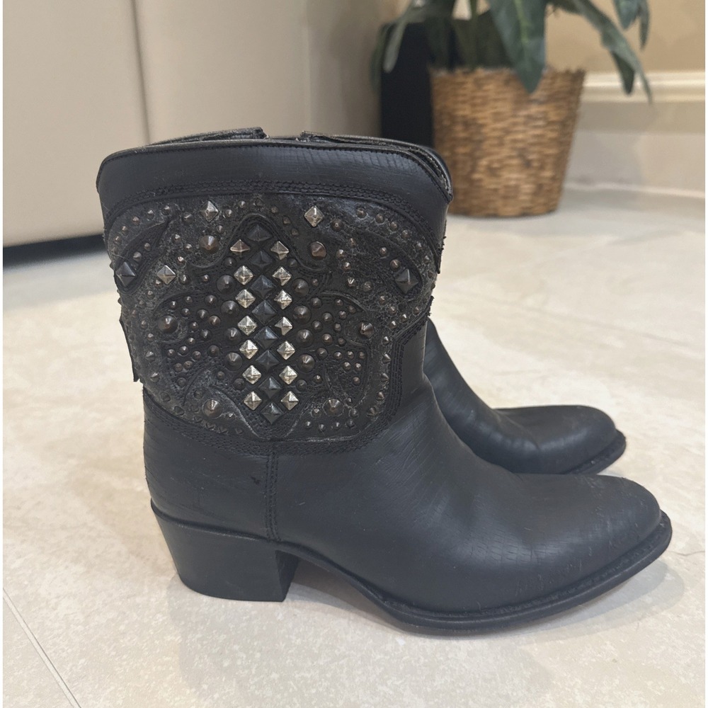 FRYE Deborah Deco Short Studded Black Leather Ankle Cowgirl Western Boots Sz 7